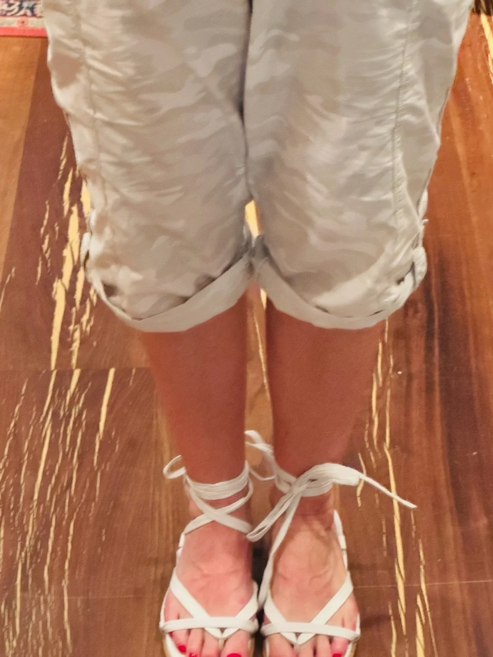 Freda Salvador White Lace-Up Leather Women's Sandals. Size 9. Very flattering!